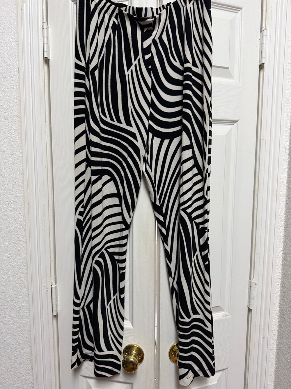 Chico's Black and White Graphic Wide-Leg Pants
